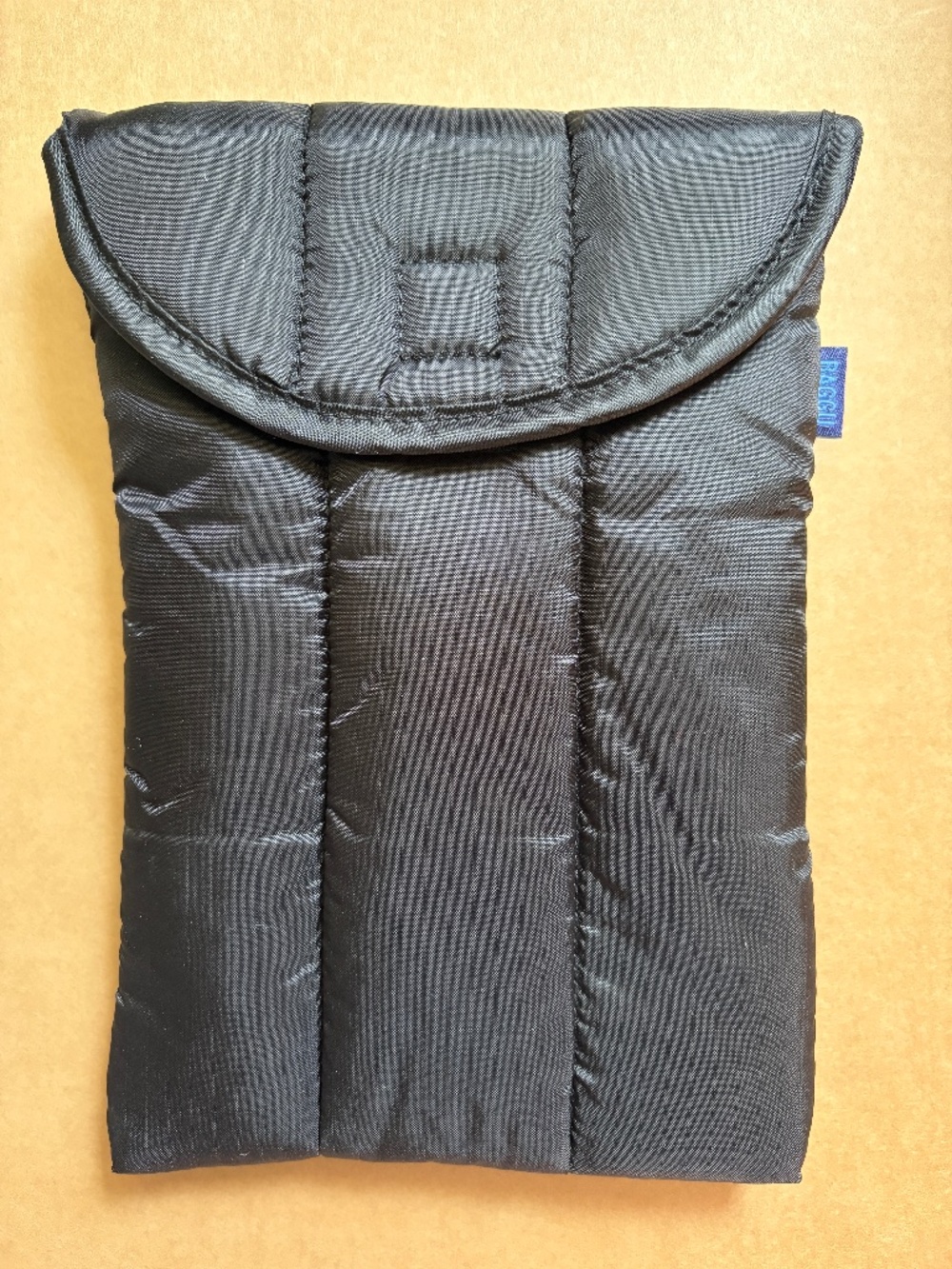 Rare Baggu Puffy Tablet Sleeve Black